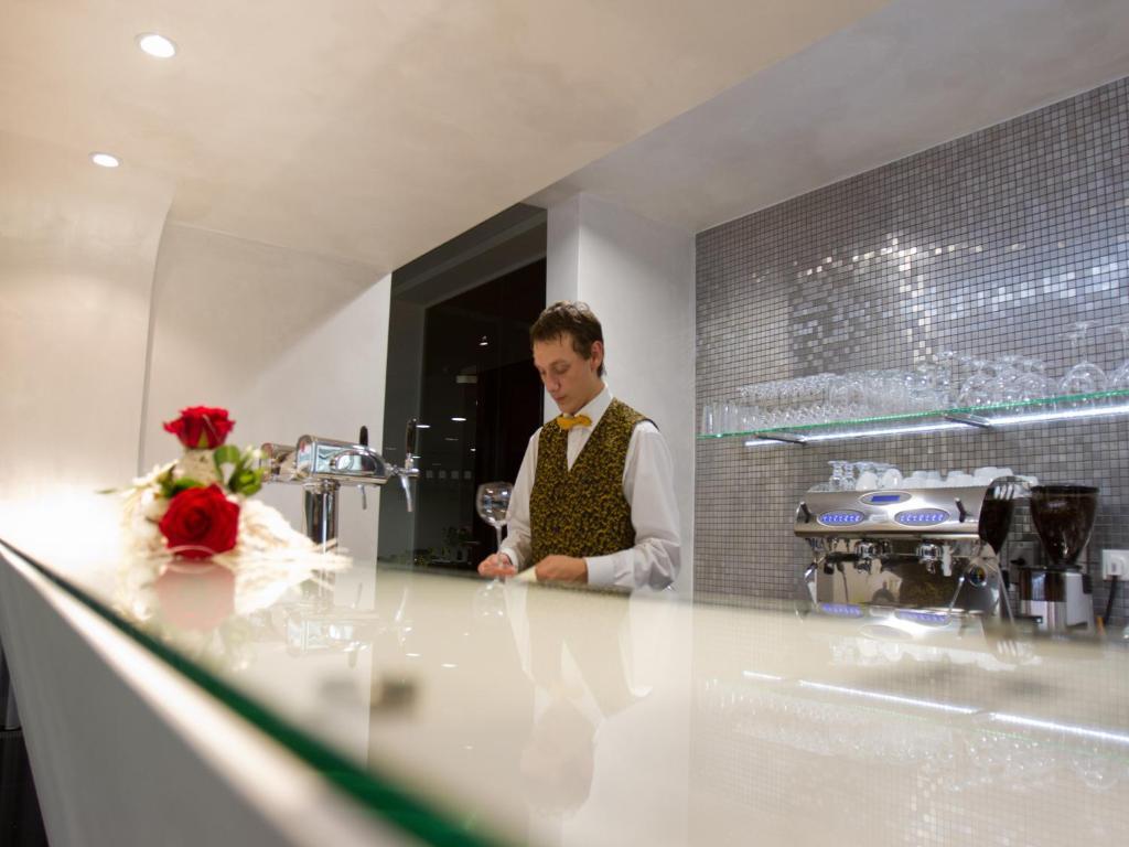 Ea Hotel Tereziansky Dvur ฮราเดตสคราโลเว ภายนอก รูปภาพ