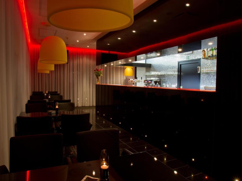 Ea Hotel Tereziansky Dvur ฮราเดตสคราโลเว ภายนอก รูปภาพ