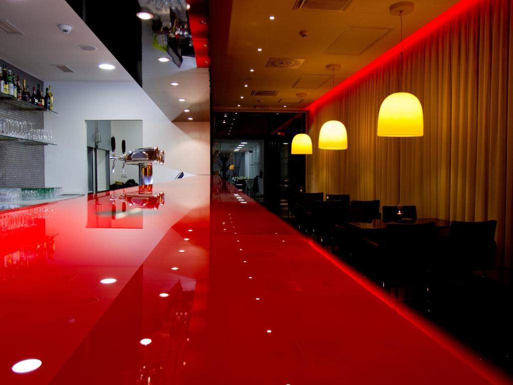 Ea Hotel Tereziansky Dvur ฮราเดตสคราโลเว ภายนอก รูปภาพ