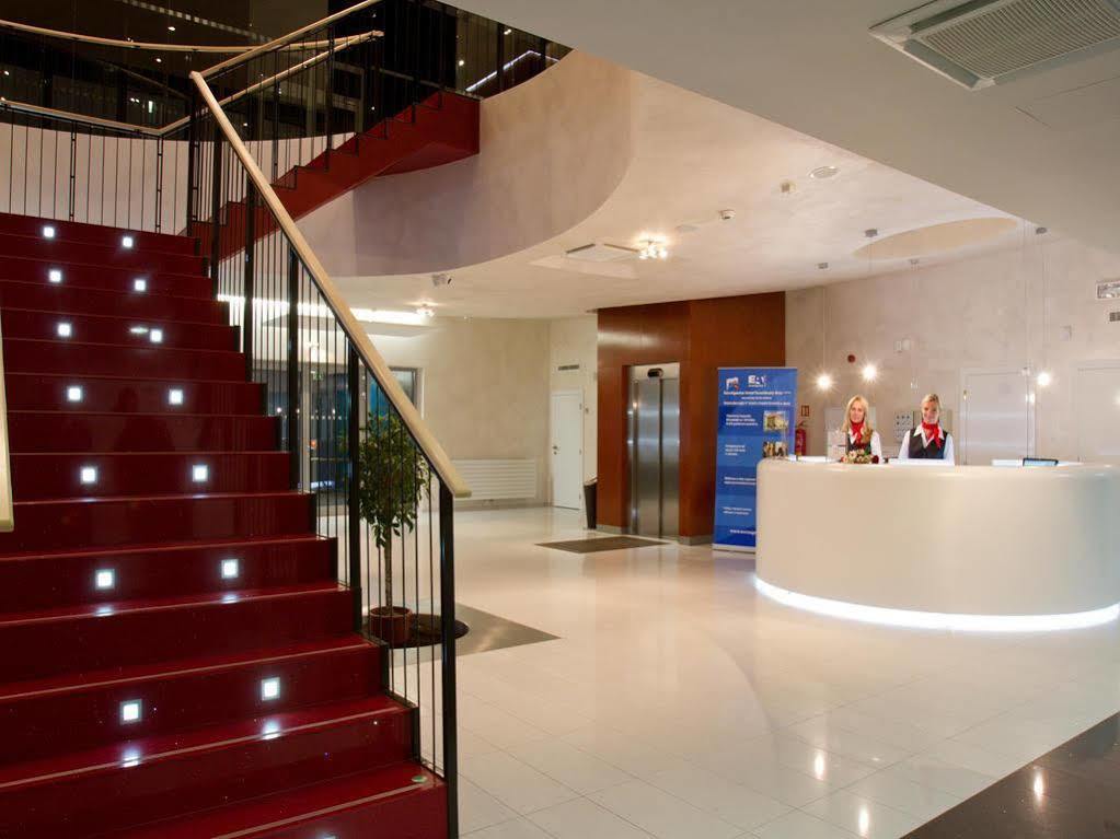 Ea Hotel Tereziansky Dvur ฮราเดตสคราโลเว ภายนอก รูปภาพ